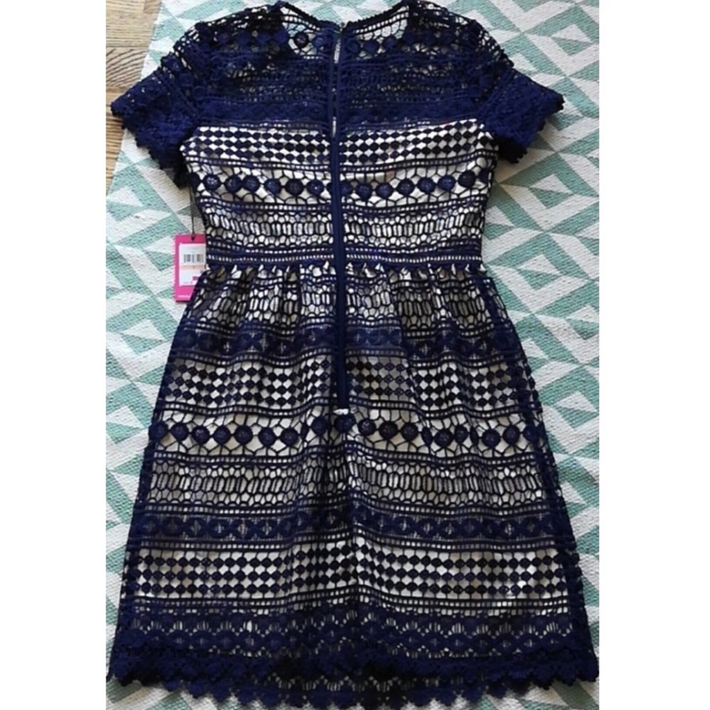 NWT Vince Camuto Navy Lace Dress - Picture 3 of 8